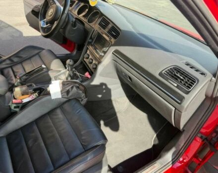 Красный Фольксваген Гольф, объемом двигателя 2 л и пробегом 71 тыс. км за 4000 $, фото 5 на Automoto.ua