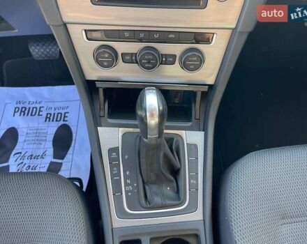 Красный Фольксваген Гольф, объемом двигателя 1.4 л и пробегом 161 тыс. км за 13300 $, фото 24 на Automoto.ua