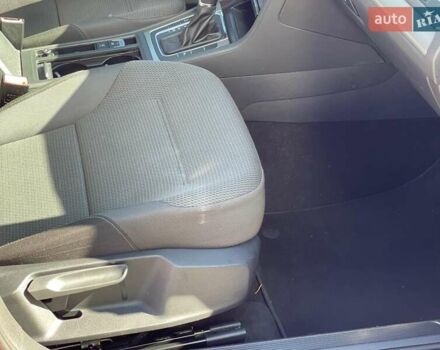 Красный Фольксваген Гольф, объемом двигателя 1.4 л и пробегом 161 тыс. км за 13300 $, фото 29 на Automoto.ua