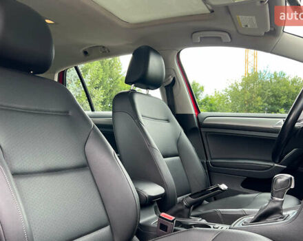 Красный Фольксваген Гольф, объемом двигателя 1.8 л и пробегом 138 тыс. км за 12650 $, фото 17 на Automoto.ua