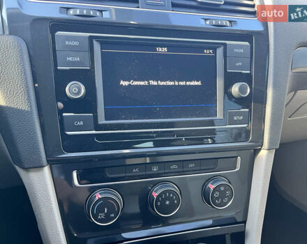 Красный Фольксваген Гольф, объемом двигателя 1.8 л и пробегом 91 тыс. км за 14400 $, фото 44 на Automoto.ua