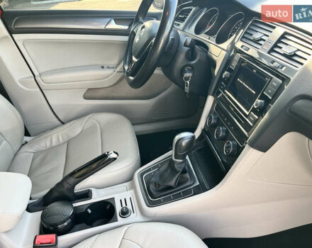 Красный Фольксваген Гольф, объемом двигателя 1.8 л и пробегом 91 тыс. км за 14400 $, фото 46 на Automoto.ua