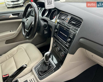 Красный Фольксваген Гольф, объемом двигателя 1.8 л и пробегом 90 тыс. км за 13800 $, фото 37 на Automoto.ua