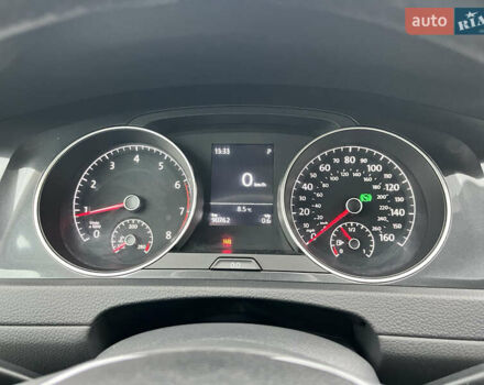 Красный Фольксваген Гольф, объемом двигателя 1.8 л и пробегом 90 тыс. км за 13800 $, фото 4 на Automoto.ua