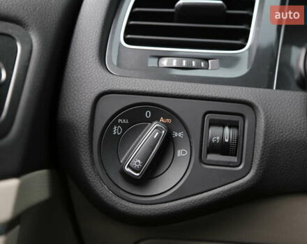 Красный Фольксваген Гольф, объемом двигателя 1.8 л и пробегом 79 тыс. км за 16500 $, фото 21 на Automoto.ua