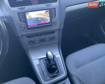 Красный Фольксваген Гольф, объемом двигателя 1.8 л и пробегом 180 тыс. км за 12500 $, фото 27 на Automoto.ua