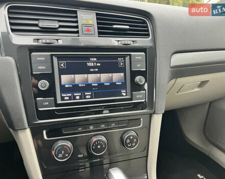 Красный Фольксваген Гольф, объемом двигателя 1.8 л и пробегом 90 тыс. км за 13800 $, фото 29 на Automoto.ua