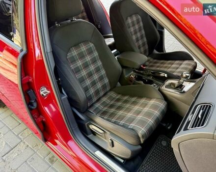 Червоний Фольксваген Гольф, об'ємом двигуна 1.98 л та пробігом 155 тис. км за 12300 $, фото 22 на Automoto.ua