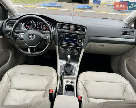 Красный Фольксваген Гольф, объемом двигателя 1.8 л и пробегом 90 тыс. км за 13800 $, фото 3 на Automoto.ua