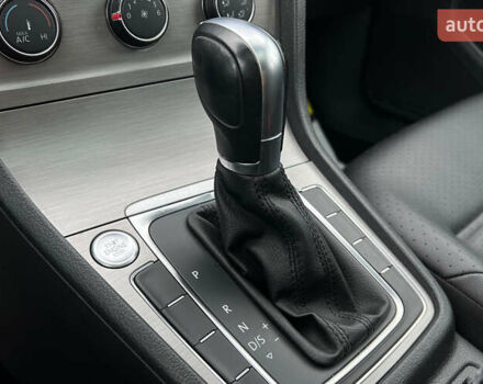 Красный Фольксваген Гольф, объемом двигателя 1.8 л и пробегом 138 тыс. км за 12650 $, фото 16 на Automoto.ua