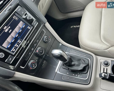 Красный Фольксваген Гольф, объемом двигателя 1.8 л и пробегом 90 тыс. км за 13800 $, фото 30 на Automoto.ua