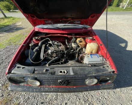 Красный Фольксваген Гольф, объемом двигателя 1.6 л и пробегом 300 тыс. км за 1299 $, фото 1 на Automoto.ua