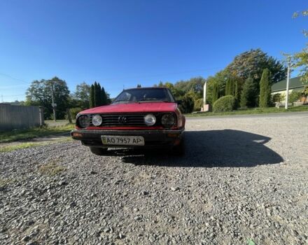 Красный Фольксваген Гольф, объемом двигателя 1.6 л и пробегом 300 тыс. км за 1299 $, фото 2 на Automoto.ua