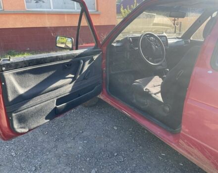 Красный Фольксваген Гольф, объемом двигателя 1.6 л и пробегом 300 тыс. км за 1299 $, фото 6 на Automoto.ua