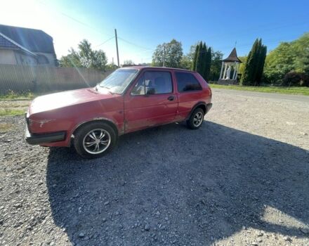 Красный Фольксваген Гольф, объемом двигателя 1.6 л и пробегом 300 тыс. км за 1299 $, фото 3 на Automoto.ua