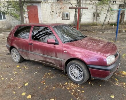 Красный Фольксваген Гольф, объемом двигателя 1.8 л и пробегом 250 тыс. км за 2000 $, фото 1 на Automoto.ua