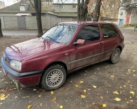 Красный Фольксваген Гольф, объемом двигателя 1.8 л и пробегом 250 тыс. км за 2000 $, фото 3 на Automoto.ua
