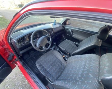 Червоний Фольксваген Гольф, об'ємом двигуна 1.6 л та пробігом 221 тис. км за 1550 $, фото 9 на Automoto.ua