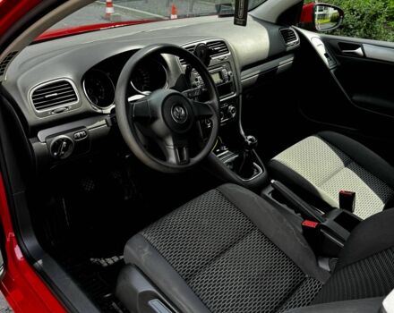 Красный Фольксваген Гольф, объемом двигателя 0 л и пробегом 228 тыс. км за 4100 $, фото 15 на Automoto.ua