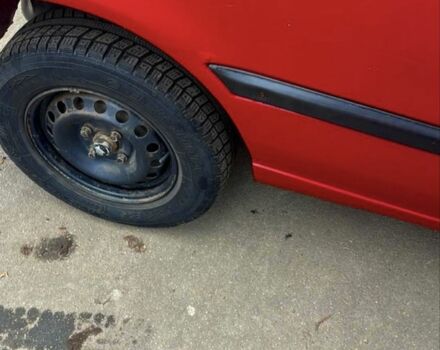 Красный Фольксваген Гольф, объемом двигателя 1.4 л и пробегом 210 тыс. км за 1350 $, фото 7 на Automoto.ua