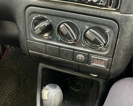 Красный Фольксваген Гольф, объемом двигателя 1.4 л и пробегом 210 тыс. км за 1350 $, фото 4 на Automoto.ua