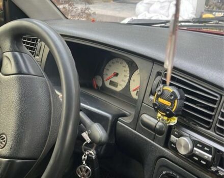 Красный Фольксваген Гольф, объемом двигателя 1.4 л и пробегом 210 тыс. км за 1350 $, фото 5 на Automoto.ua