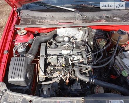 Красный Фольксваген Гольф, объемом двигателя 1.9 л и пробегом 280 тыс. км за 2300 $, фото 12 на Automoto.ua