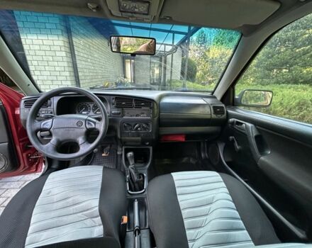 Красный Фольксваген Гольф, объемом двигателя 1.9 л и пробегом 270 тыс. км за 2400 $, фото 7 на Automoto.ua