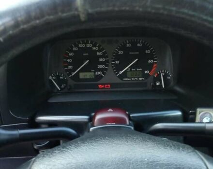 Красный Фольксваген Гольф, объемом двигателя 2 л и пробегом 224 тыс. км за 3700 $, фото 1 на Automoto.ua