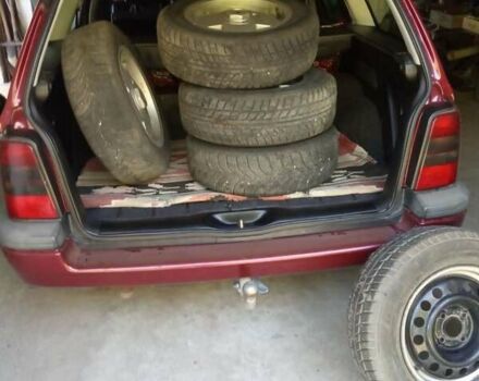 Красный Фольксваген Гольф, объемом двигателя 2 л и пробегом 224 тыс. км за 3700 $, фото 5 на Automoto.ua