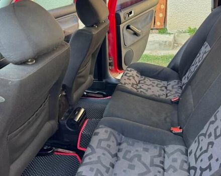 Красный Фольксваген Гольф, объемом двигателя 1.6 л и пробегом 287 тыс. км за 3000 $, фото 19 на Automoto.ua