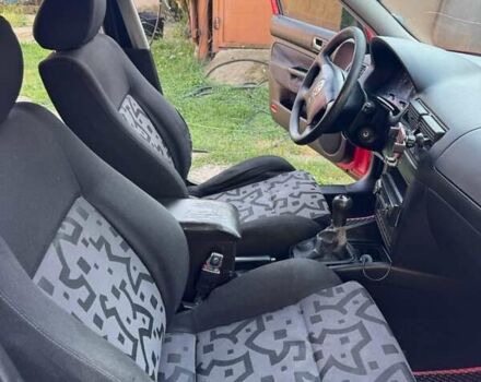 Красный Фольксваген Гольф, объемом двигателя 1.6 л и пробегом 287 тыс. км за 3000 $, фото 26 на Automoto.ua