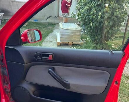 Красный Фольксваген Гольф, объемом двигателя 1.6 л и пробегом 287 тыс. км за 3000 $, фото 12 на Automoto.ua