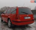 Красный Фольксваген Гольф, объемом двигателя 1.6 л и пробегом 285 тыс. км за 2999 $, фото 1 на Automoto.ua