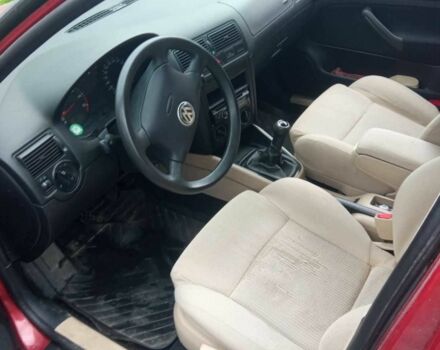 Красный Фольксваген Гольф, объемом двигателя 1.6 л и пробегом 200 тыс. км за 3700 $, фото 5 на Automoto.ua