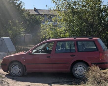 Красный Фольксваген Гольф, объемом двигателя 2 л и пробегом 323 тыс. км за 2100 $, фото 5 на Automoto.ua