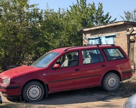 Красный Фольксваген Гольф, объемом двигателя 2 л и пробегом 323 тыс. км за 2100 $, фото 3 на Automoto.ua