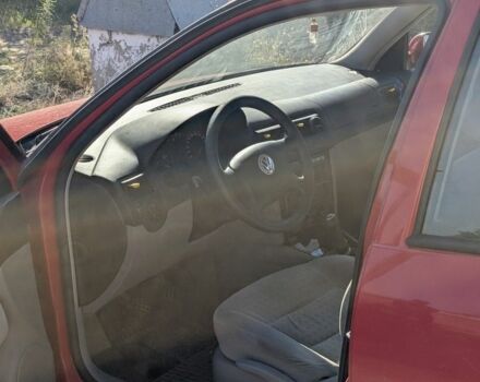 Красный Фольксваген Гольф, объемом двигателя 2 л и пробегом 323 тыс. км за 2100 $, фото 1 на Automoto.ua