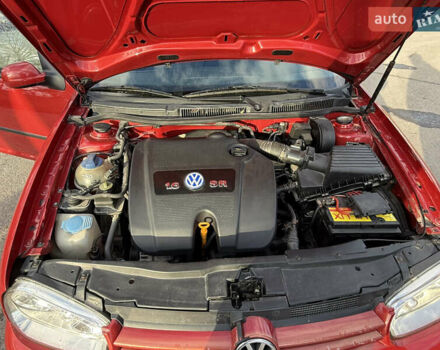 Красный Фольксваген Гольф, объемом двигателя 1.6 л и пробегом 220 тыс. км за 4750 $, фото 22 на Automoto.ua
