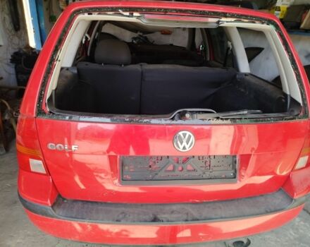 Красный Фольксваген Гольф, объемом двигателя 1.4 л и пробегом 200 тыс. км за 1500 $, фото 4 на Automoto.ua