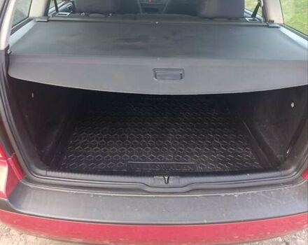 Красный Фольксваген Гольф, объемом двигателя 1.4 л и пробегом 202 тыс. км за 3998 $, фото 6 на Automoto.ua