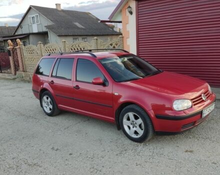 Красный Фольксваген Гольф, объемом двигателя 1.6 л и пробегом 281 тыс. км за 3999 $, фото 2 на Automoto.ua