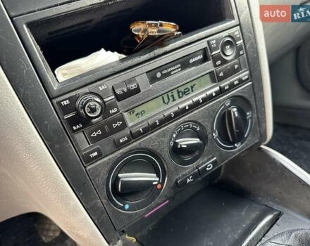 Красный Фольксваген Гольф, объемом двигателя 1.6 л и пробегом 187 тыс. км за 4150 $, фото 20 на Automoto.ua