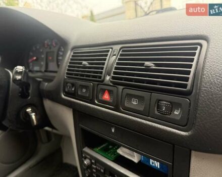 Красный Фольксваген Гольф, объемом двигателя 1.6 л и пробегом 187 тыс. км за 4250 $, фото 15 на Automoto.ua