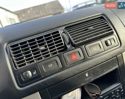 Красный Фольксваген Гольф, объемом двигателя 1.6 л и пробегом 187 тыс. км за 4150 $, фото 25 на Automoto.ua