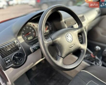 Красный Фольксваген Гольф, объемом двигателя 1.6 л и пробегом 187 тыс. км за 4150 $, фото 10 на Automoto.ua