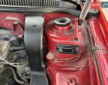 Красный Фольксваген Гольф, объемом двигателя 1.6 л и пробегом 187 тыс. км за 4150 $, фото 31 на Automoto.ua