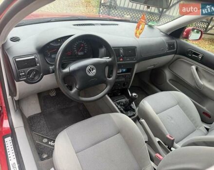 Красный Фольксваген Гольф, объемом двигателя 1.6 л и пробегом 186 тыс. км за 4350 $, фото 17 на Automoto.ua