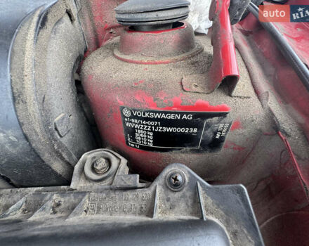 Красный Фольксваген Гольф, объемом двигателя 1.6 л и пробегом 212 тыс. км за 5200 $, фото 6 на Automoto.ua