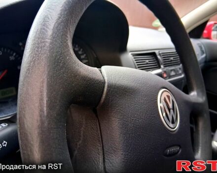 Красный Фольксваген Гольф, объемом двигателя 1.6 л и пробегом 192 тыс. км за 4995 $, фото 13 на Automoto.ua